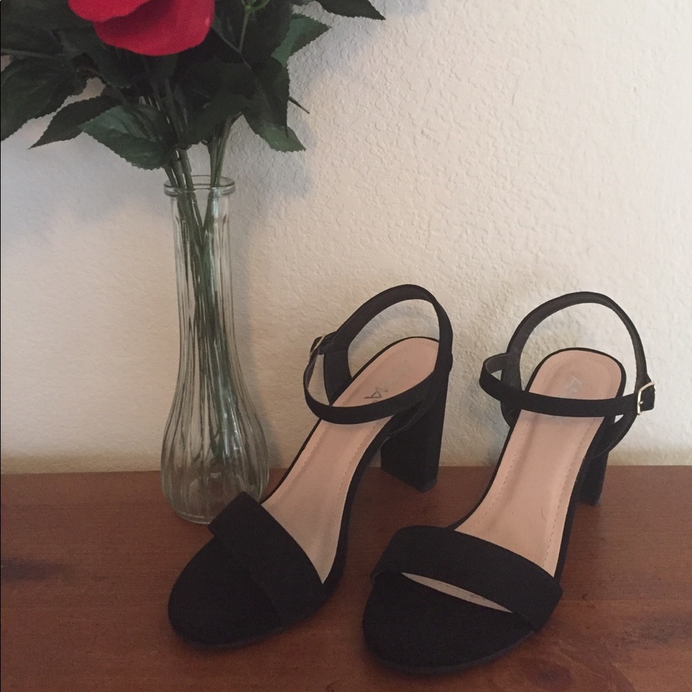 ANNA Sexy Open Toe Ankle Strap Block Heel Sandals